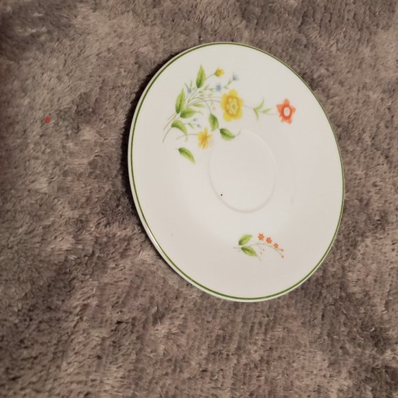 Fine china Tea cups with plate - Picture 3 of 3